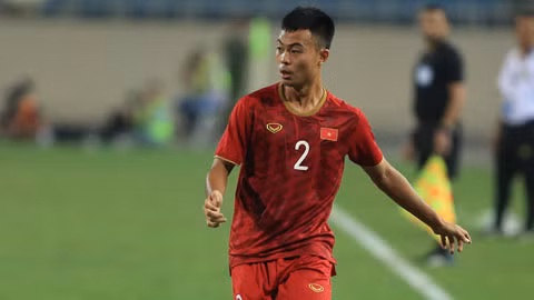 Đối tác thi đấu phía đối diện với Tấn Tài nhiều khả năng vẫn là Thanh Thịnh. Cầu thủ SHB Đà Nẵng hoàn thành tốt nhiệm vụ lót cánh trái trong trận đấu với UAE.