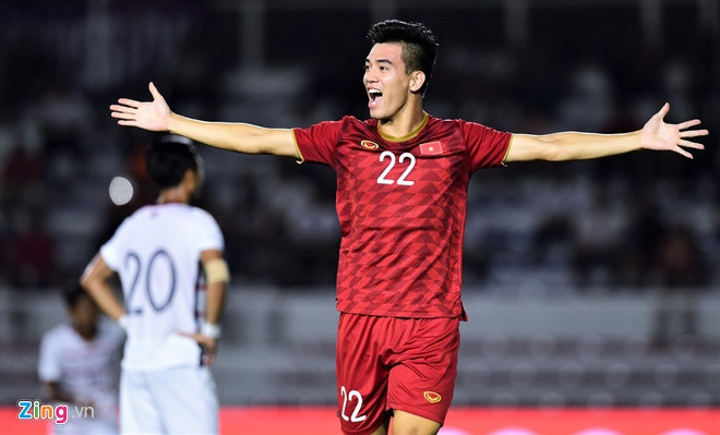 Việc đá 2 tiền đạo trong trận gặp UAE hoàn toàn thất bại của HLV Park Hang-seo. Trong trận gặp Jordan tới, HLV người Hàn có thể quay về với sơ đồ tạo nên chiến thắng của mình với mũi tấn công duy nhất là Tiến Linh.