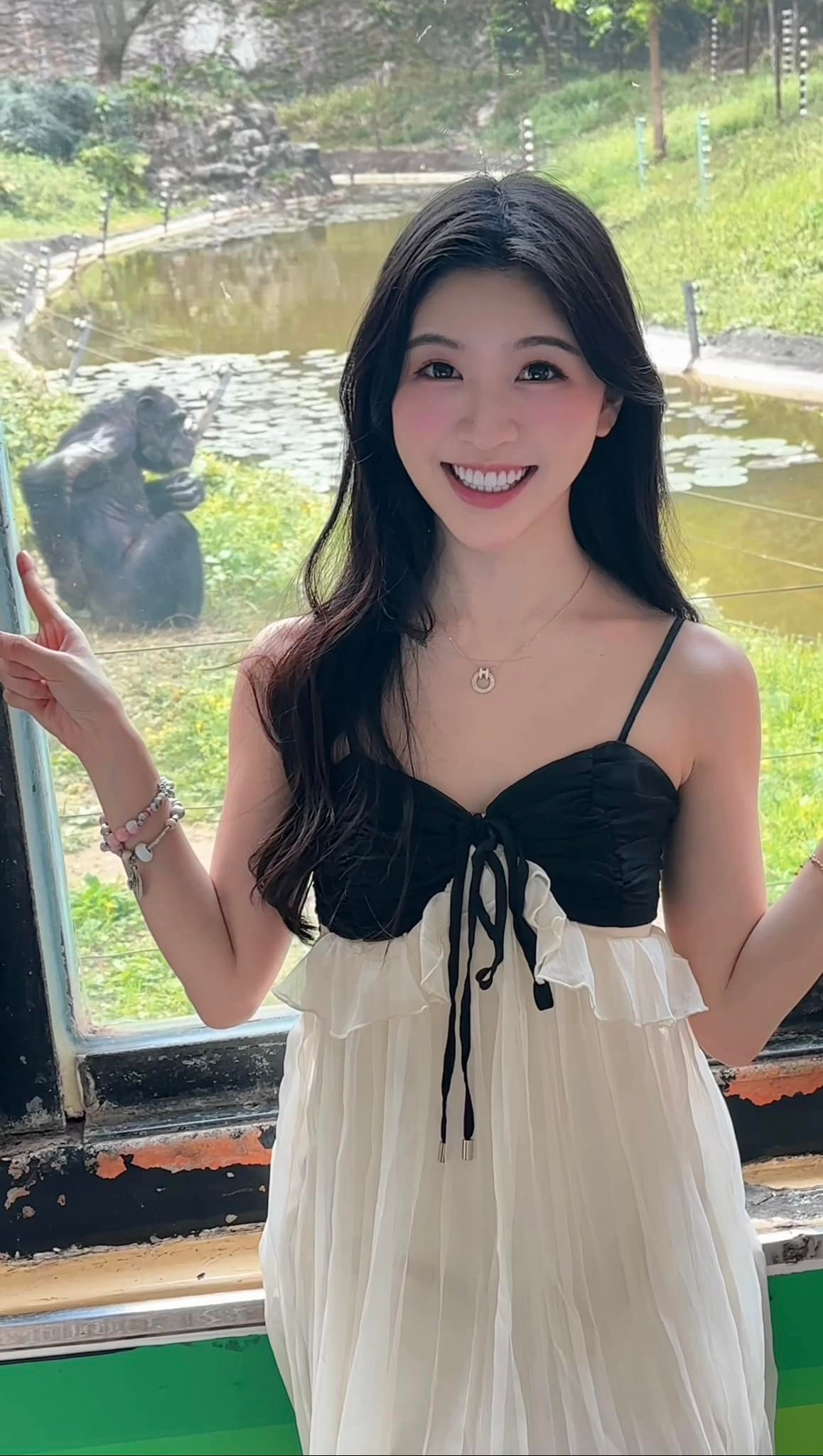 Angela Chong có đời tư khá trong sạch, luôn duy trì hình tượng lành mạnh, do đó càng được người người mến mộ.