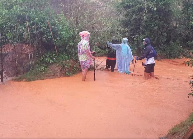 Dan mang tiec thuong nam VDV marathon bi lu cuon troi tai Lam Dong