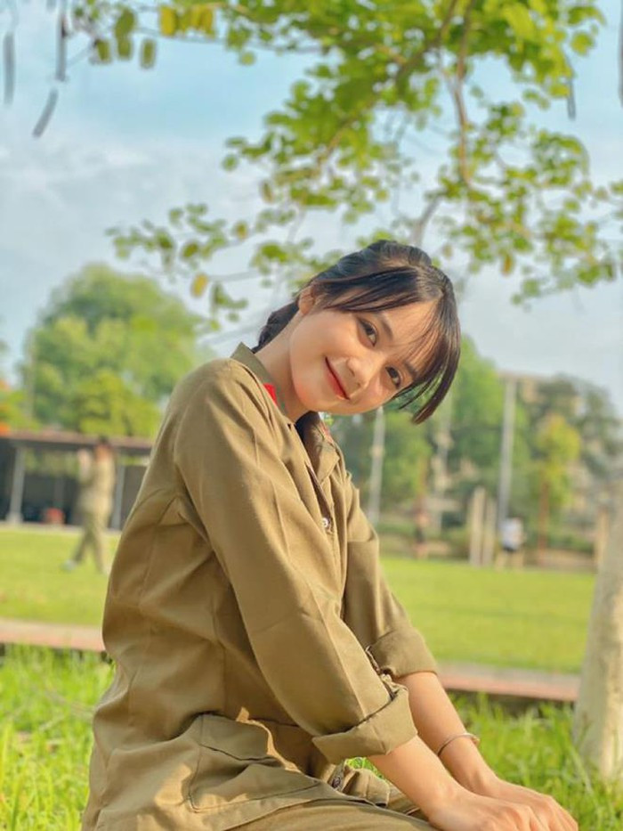 Với nghề người mẫu ảnh, giúp Diệu Anh biết được góc đẹp của mình, biết cách chăm chút bản thân nhiều hơn để có thể phát triển thêm các kỹ năng khác.