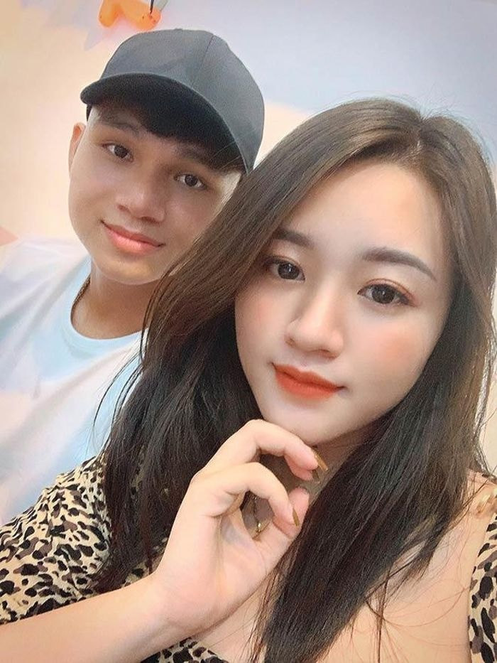 Năm 2023, Xuân Mạnh tiếp tục tậu thêm xế hộp cho bà xã.