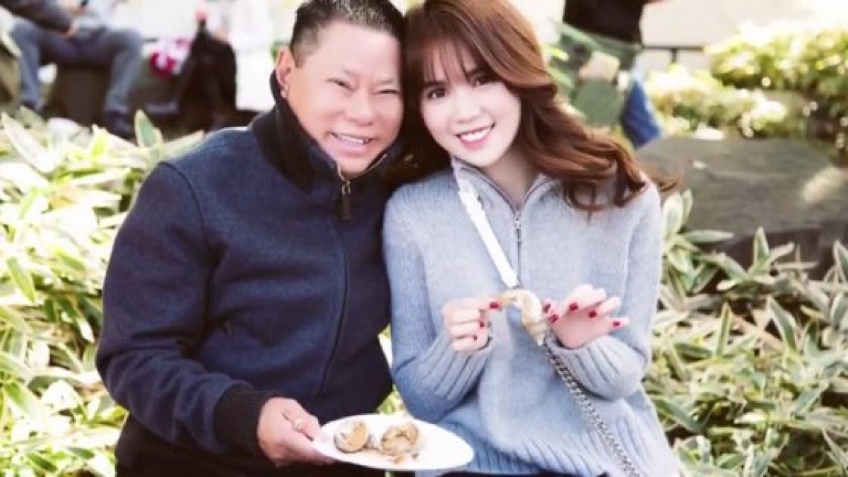 Thậm chí tỷ phú 77 tuổi từng tiết lộ muốn có 2 con với “nữ hoàng nội y”.