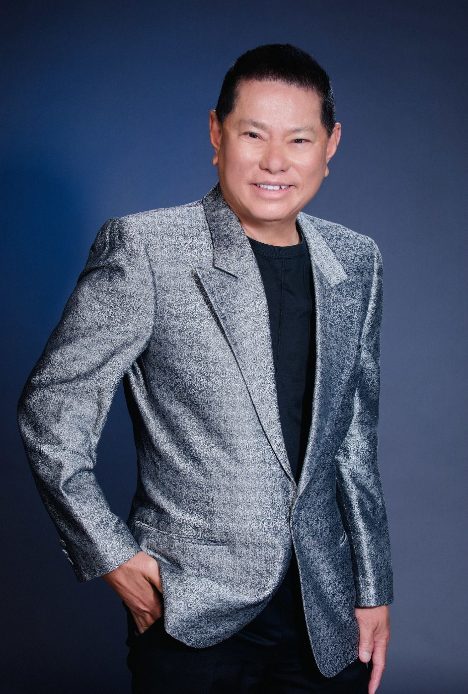 Bên cạnh đó, vị tỷ phú đang sinh sống và kinh doanh tại Mỹ còn tuyên bố nếu như các con của Phi Nhung có nguyện vọng, các bé có thể được đưa sang Mỹ sinh sống.