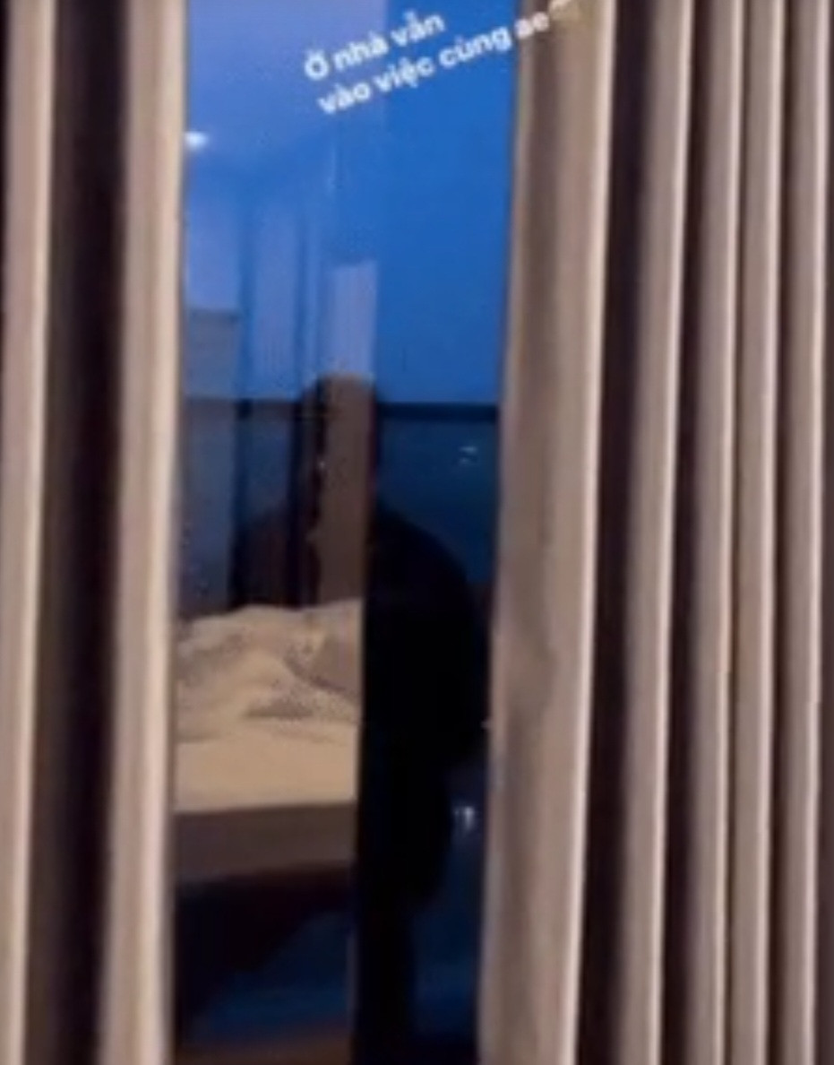 Tiếp đó Quang Hải đang trong quá trình phục hồi chấn thương, anh tự tập tại nhà rất chăm chỉ.