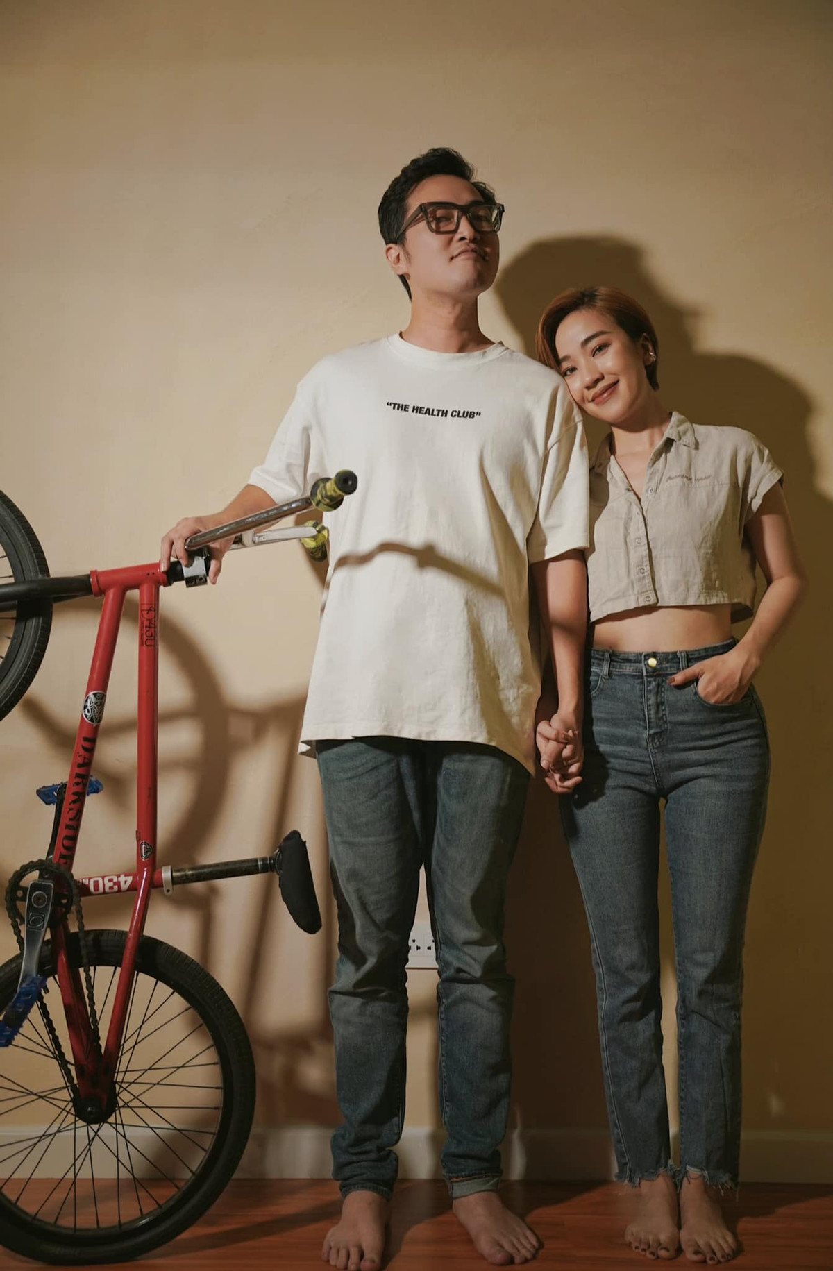 Nữ MC trẻ cho rằng, trong tình yêu, việc "giữ lửa" không phải nhiệm vụ của riêng ai, nó phải đến từ hai phía hoặc sự luân phiên, cân bằng.