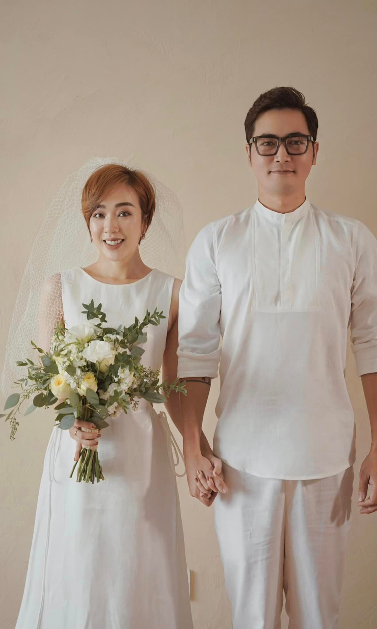 Cũng giống như cách làm việc nhóm, trong mối quan hệ tình cảm cũng cần có một "leader" để định hướng, dẫn dắt, đưa nhau tiến tới đạt được mục đích, những nấc thang cao hơn.