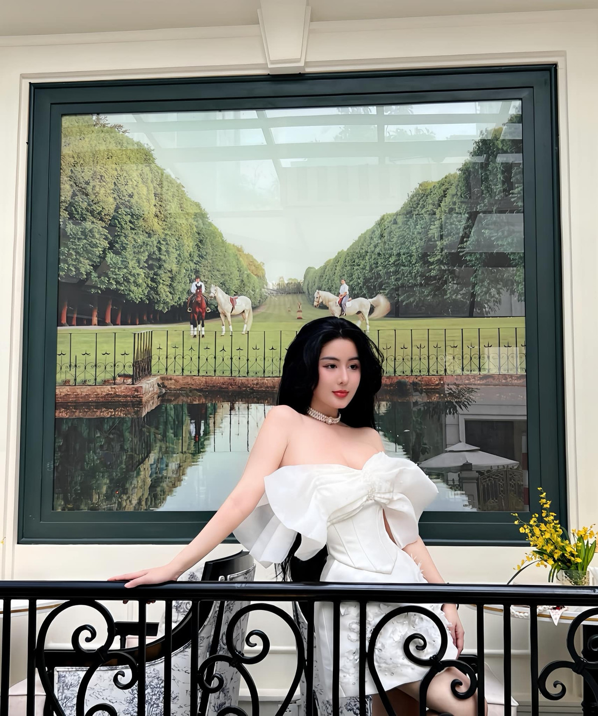 Cụ thể, Võ Ngọc Trân từng bị dân mạng hoài nghi chuyện nhan sắc có tự nhiên 100% hay không, hay đã qua can thiệp dao kéo?