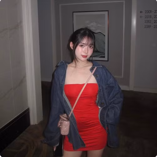 Những bình luận dành cho nàng hot girl này luôn tràn đầy sự yêu thích và ngưỡng mộ.