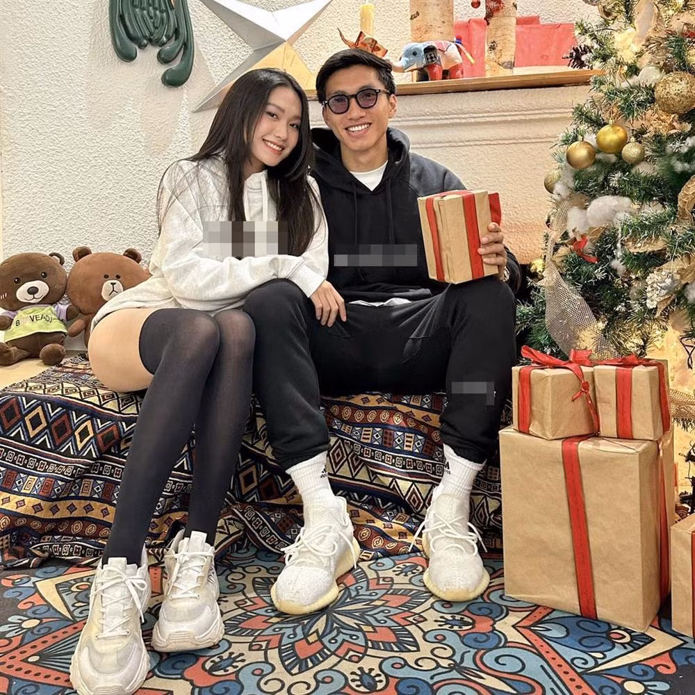 Mới đây trên Facebook cá nhân, Doãn Hải My đã đăng loạt hình ảnh mới toanh. Lần lên sóng này, cô tiếp tục phát "cẩu lương" khoe ảnh tình tứ bên bạn trai là Đoàn Văn Hậu