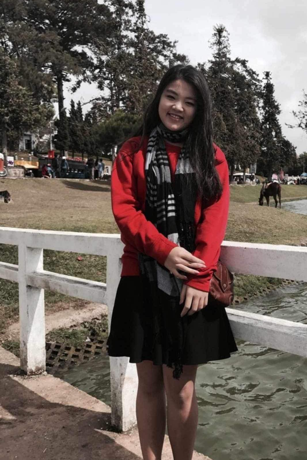 Được biết Tuyết Nhung có thân hình mũm mĩm từ khi còn học cấp 2. Đỉnh điểm lên đến 85kg, đây cũng là lúc cô quyết tâm giảm cân. Trong vòng 2 năm, cô kiên trì kết hợp phương pháp ăn thâm hụt calo và tập thể dục. Kết quả là cô giảm được hơn 30kg, từ 85kg xuống còn 52kg.