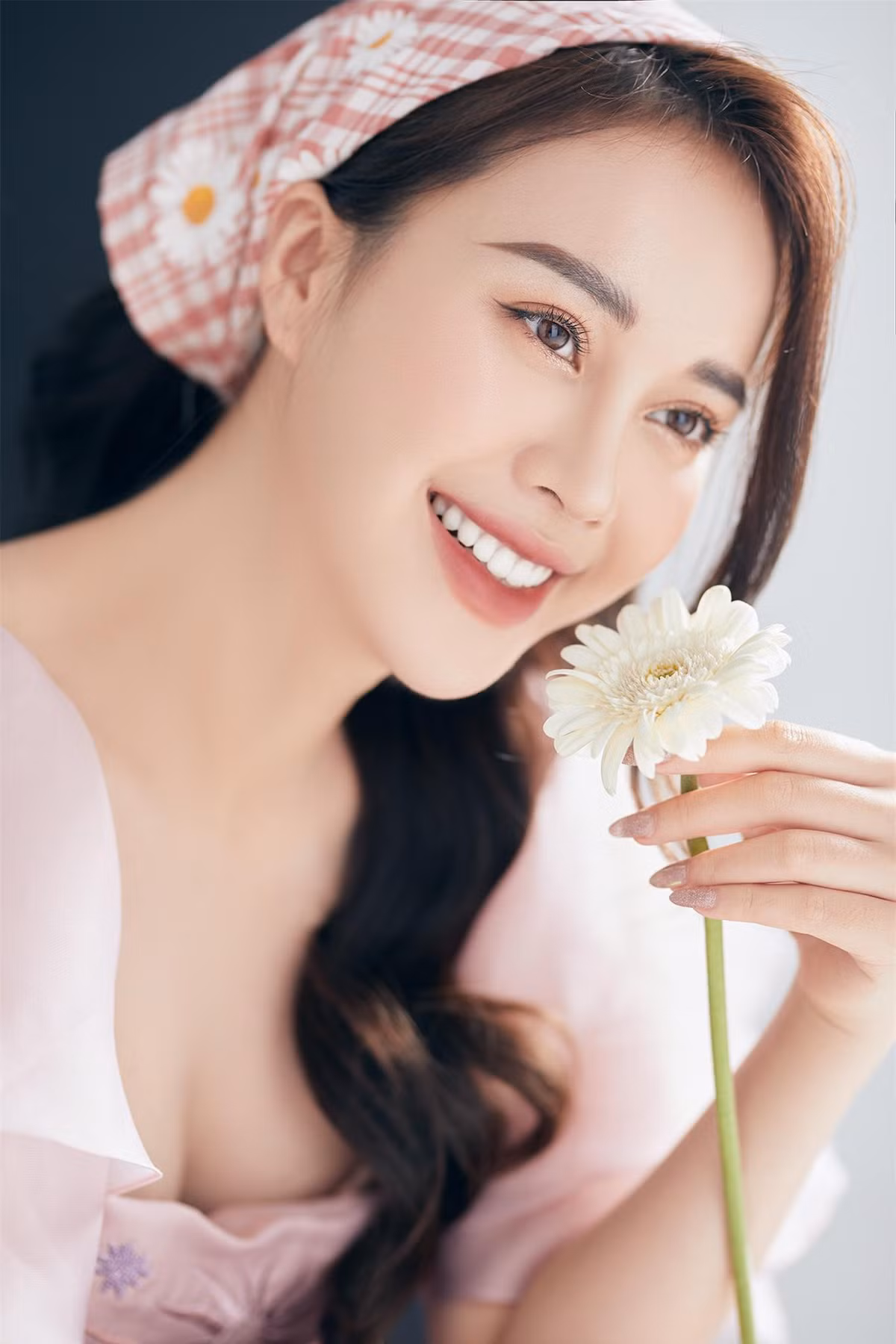 Trước khi trở thành MC "Bữa trưa vui vẻ", Mai Phương từng giành vị trí Á khôi 1 cuộc thi Hoa khôi sinh viên khi còn đang theo học tại Đại học Khoa học xã hội và Nhân văn.