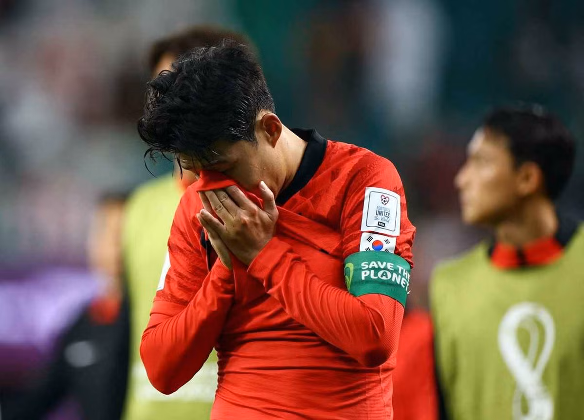 Cho Gue-sung là người ghi 2 bàn trong ba phút của hiệp hai để giúp Hàn Quốc san bằng tỉ số (2-2). Nhưng chỉ 7 phút sau, Mohammed Kudus ghi bàn ấn định chiến thắng 3-2 đầy kịch tính cho Ghana (phút thứ 68).