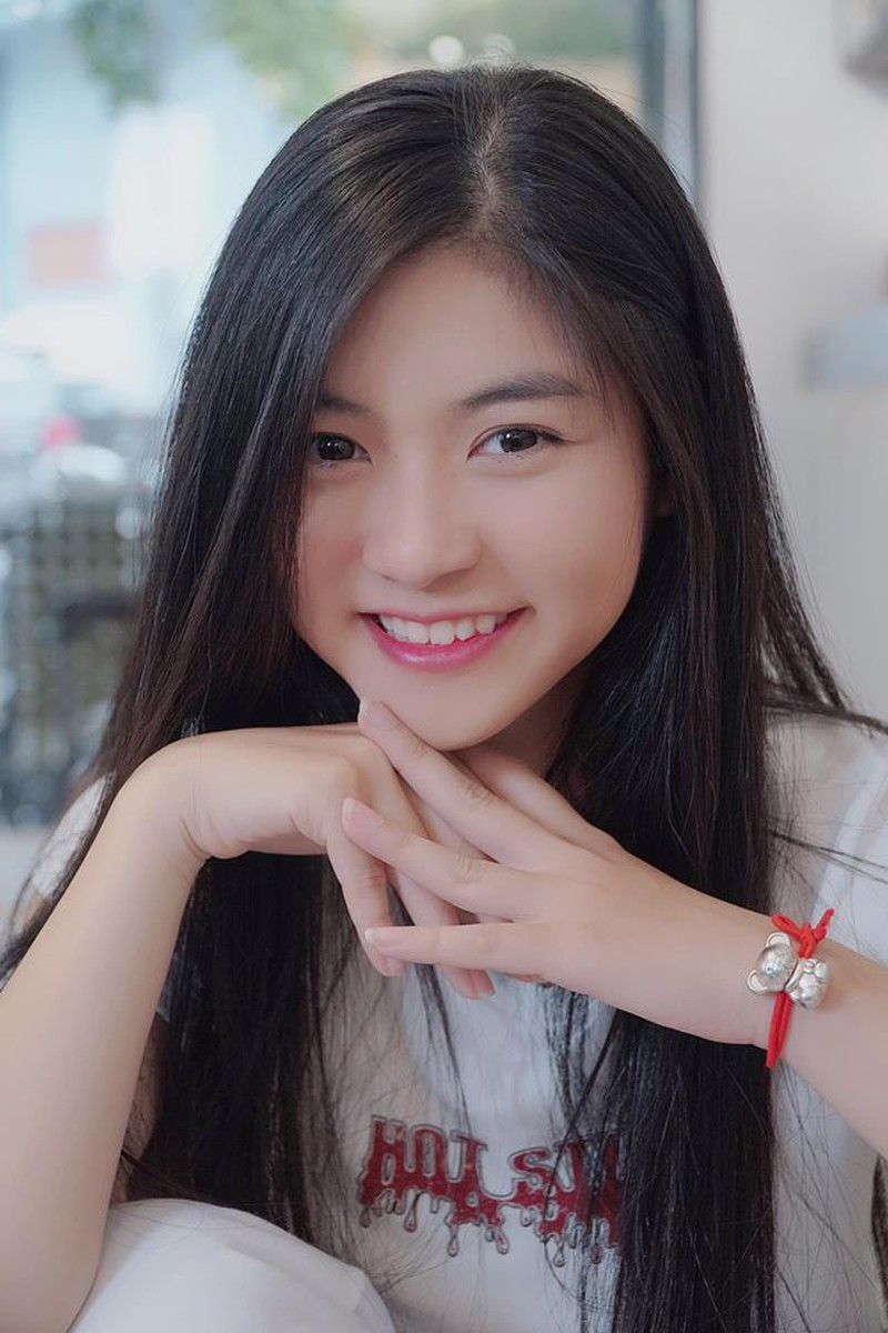 Kênh YouTube của Nam Phương hiện có hơn 180.000 subscribers còn fanpage cũng 1,1 triệu người theo dõi.