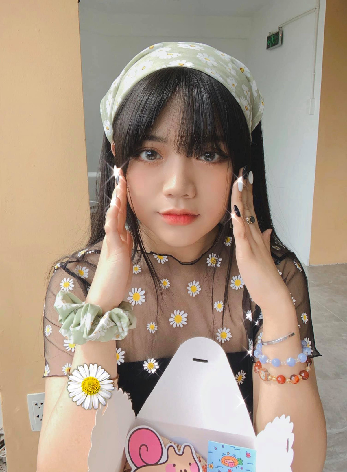 Bản thân Bảo Hân Helia cũng tự nhận, bằng tuổi mình các bạn đều thích nghe nhạc trẻ, nhạc K-Pop, còn rap không phải là loại nhạc phổ biến đối với một bộ phận giới trẻ hiện nay.