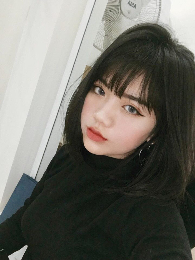 Chẳng thua kém đàn chị, cô nàng Bảo Hân Helia cũng sở hữu vóc dáng rất gì và này nọ.