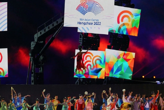 Khai mac ASIAD 19: Vi sao Trung Quoc noi khong voi phao hoa?