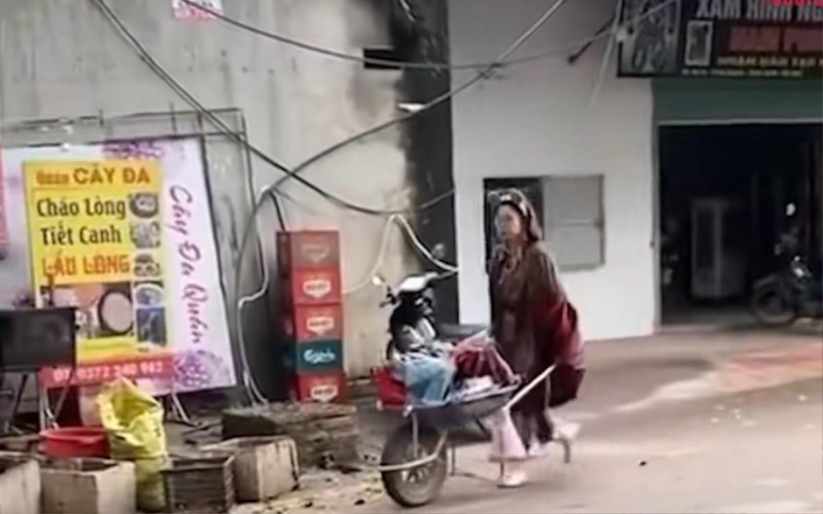 Chứng kiến hình ảnh của "nữ hoàng phượt" Bella, netizen để lại những bình luận vô cùng hài hước như: "Thương ông phụ hồ đi làm cả ngày được 300k, mất cái xe rùa gần 1 củ" hay "Xe máy dân canh kỹ quá, giờ đổi tạm xe rùa vậy".