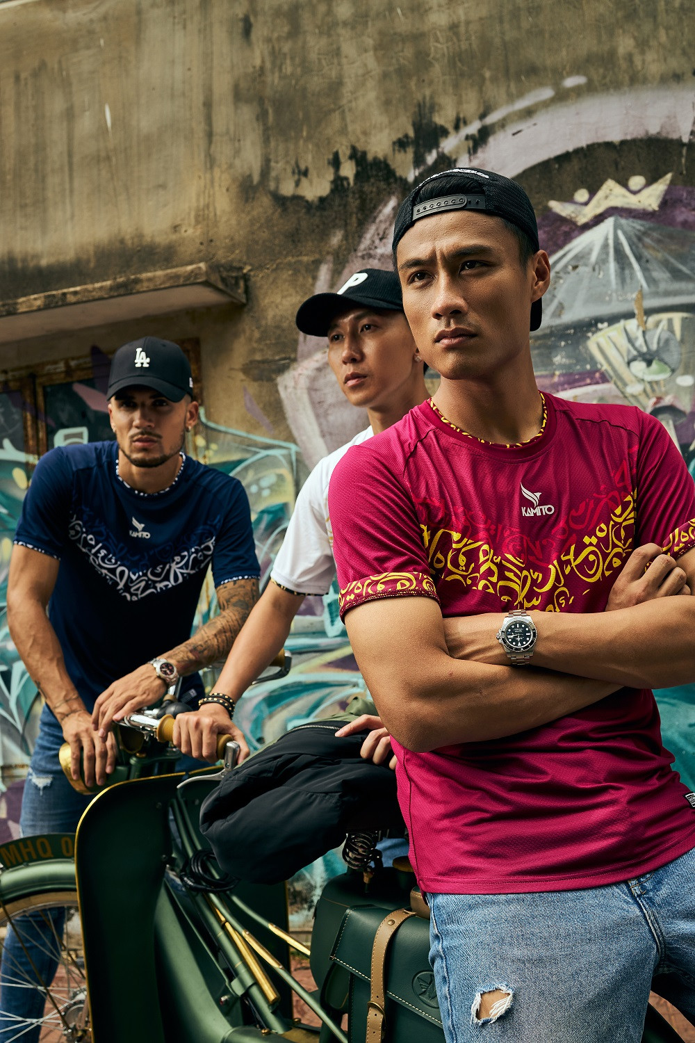 Bên cạnh đó, các sản phẩm đặc biệt này sẽ giúp bạn thể hiện được cá tính, chất riêng của mình trên sân cỏ, tạo dấu ấn cá nhân trong mọi trận đấu.