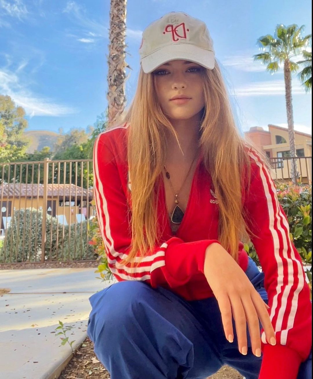 Kristina chinh phục cả thế giới bằng đôi mắt xanh tuyệt đẹp cùng mái tóc dài vàng ỏng ả như nắng chiều thu. Vẻ đẹp cực phẩm của cô nàng đã đưa tên tuổi thiếu nữ xếp vào danh sách "cô gái đẹp nhất thế kỷ 21".