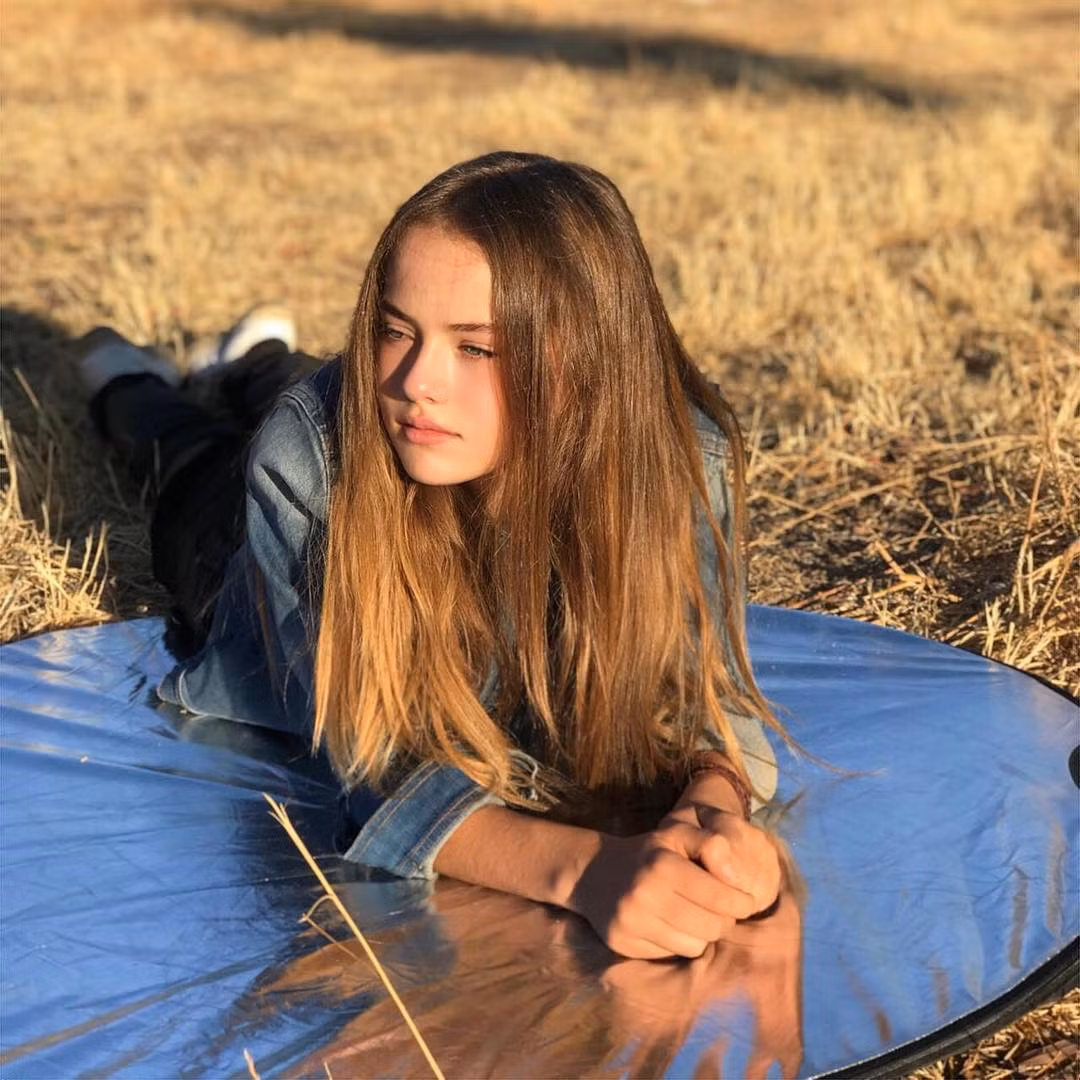 Kristina Pimenova có mẹ là cựu người mẫu và cha là một cựu cầu thủ bóng đá Christina của đất nước xứ Bạch Dương.
