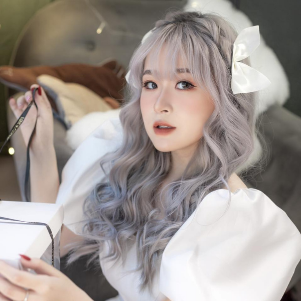 Đầu tiên khi nhắc đến danh xưng “rich kid”, Chao cho biết đây là một biệt danh mà nhiều người sẽ có định kiến, nhưng TikToker này không cảm thấy bị áp lực với điều này. Trái lại, cô nàng còn thấy may mắn nhiều hơn khi được sinh sống trong một môi trường có điều kiện đầy đủ để phát triển bản thân.