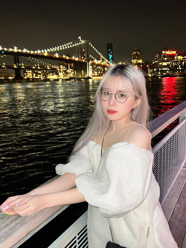 Còn khi nói về cuộc sống du học ở Mỹ, Chao cũng chia sẻ hiện tại cô đang sống tại New York nên chi phí sinh hoạt có cao hơn những nơi khác, nhưng bản thân cũng không tính tổng chi phí một tháng là bao nhiêu.