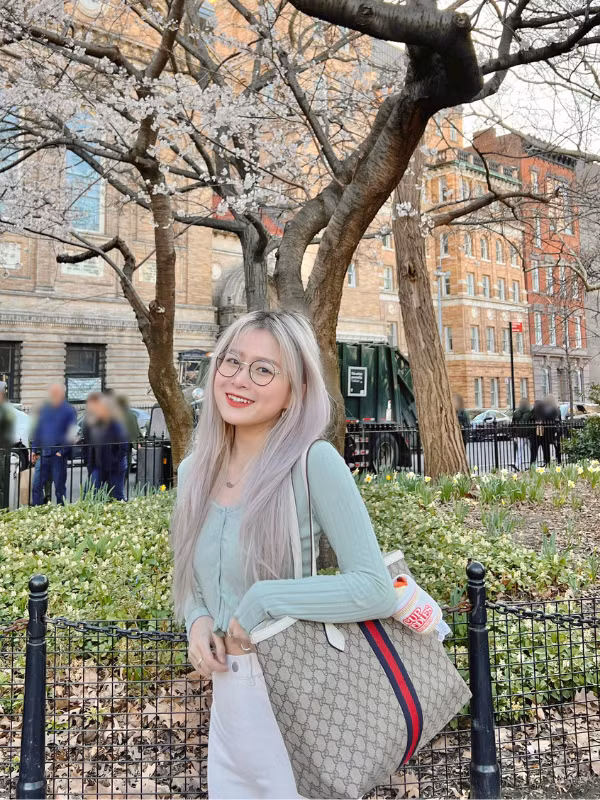 Du học với nhiều người có thể sẽ là sự cô đơn, nhưng Chao nhận thấy bản thân là một người tự lập và thích một mình nên cô nàng rất hào hứng và vui vẻ với cuộc sống hiện tại.