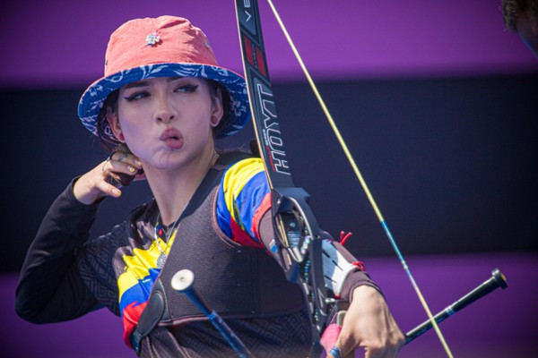 Sở hữu gương mặt xinh đẹp cùng làn da trắng mịn, nữ VĐV bắn cung 21 tuổi luôn làm tâm điểm thu hút mọi ánh nhìn mỗi khi cô ra sân thi đấu.