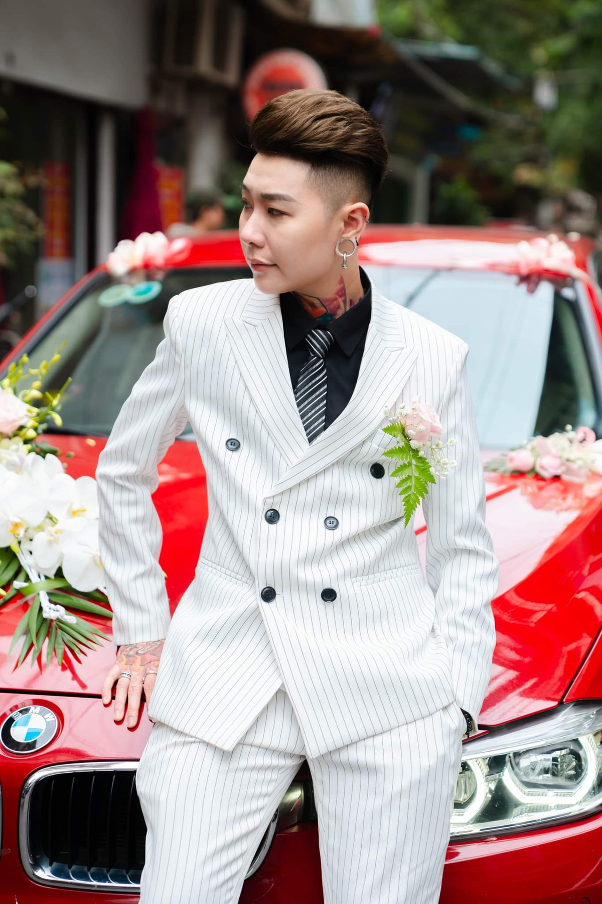 Bạn gái của KimX là Chang, một cô gái xinh đẹp, nữ tính và với riêng KimX, cô nàng mang sức hút đặc biệt không thể tìm thấy ở bất kỳ ai.