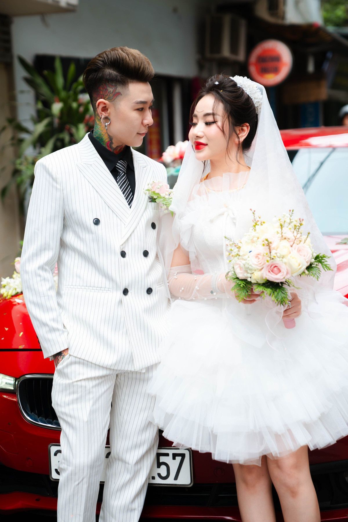 Mới đây, cặp đôi KimX – Chang vừa tung bộ ảnh cưới đẹp như mơ sau tròn 2 năm yêu nhau. Đây được xem là dấu mốc cặp đôi sắp bước vào hành trình mới, nhiều hơn sự yêu thương và gắn kết.