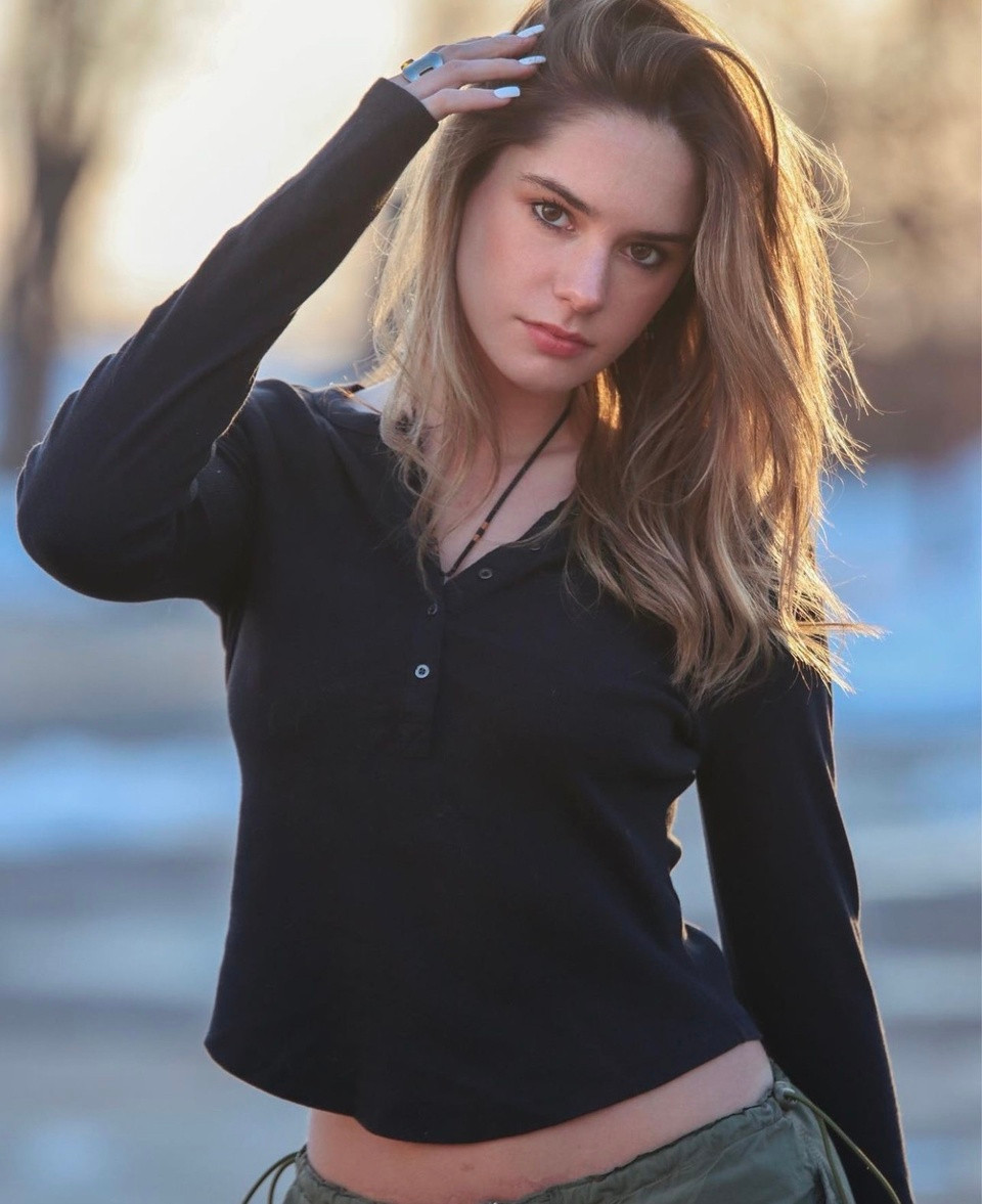 “Với tôi, tennis không chỉ là môn thể thao đơn thuần, mà còn là tình yêu bất tận”, hot girl quần vợt Mỹ chia sẻ trước báo giới.