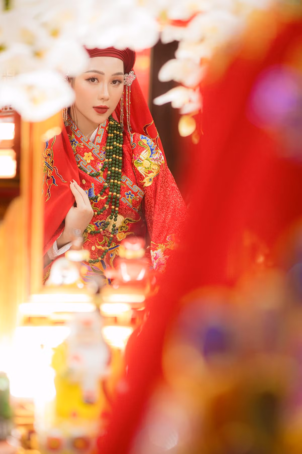 Thúy Hường mới chỉ có một vai diễn đầu tay nhưng cô đã nắm bắt được cơ hội này để ghi dấu ấn trong lòng khán giả truyền hình nhờ diễn xuất tự nhiên trong bộ phim "Hồ sơ cá sấu" do VTV sản xuất.