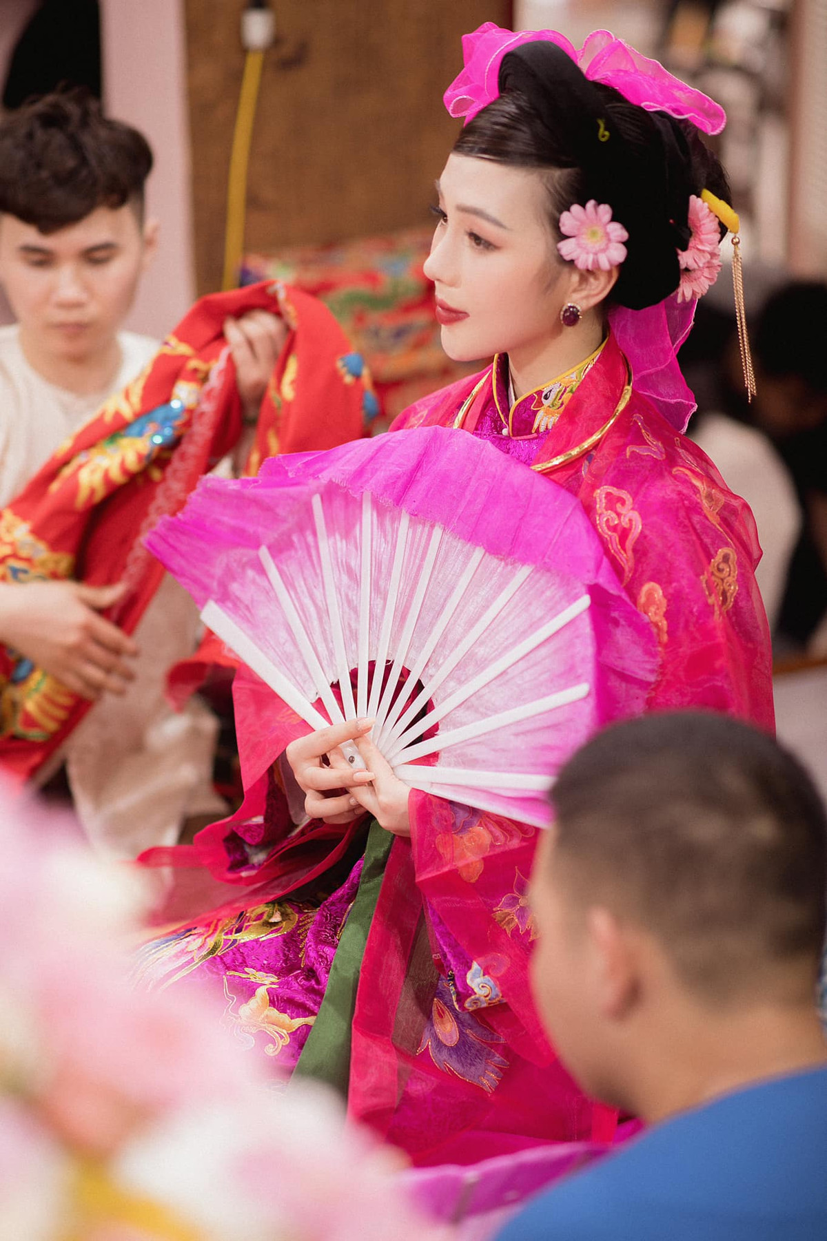 Hiện Thúy Hường là sinh viên năm cuối ngành Diễn viên kịch - điện ảnh của ĐH Sân khấu điện ảnh.