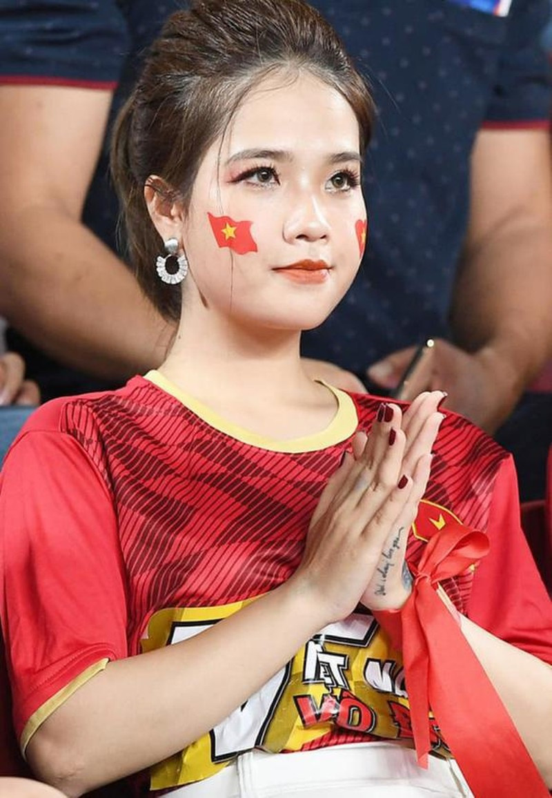 Dù Quang Hải không lên tiếng xác nhận về mối quan hệ này. Tuy nhiên, Huyền My từng cho biết cả hai đã yêu nhau và còn tung những tin nhắn, bằng chứng cho thấy cặp đôi có mối quan hệ "trên tình bạn".