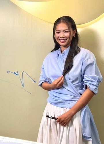 Đáng chú ý, ở bên dưới phần bình luận, một người hâm mộ đặt câu hỏi: “Ánh Viên sắp lấy chồng chưa”. Trước câu hỏi có phần liên quan đến cuộc sống riêng tư, cô vẫn thoải mái đáp lại: “Dạ em chưa ạ”.