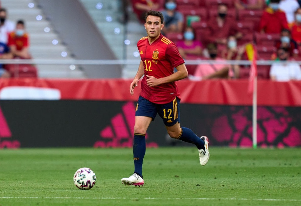 Sự nghiệp của Eric Garcia có chuyển biến lớn, khi anh rời Man City để trở về khoác áo Barcelona. Ở VCK Euro 2020, cơ hội ra sân của trung vệ sinh năm 2001 cũng khá cao, khi anh là cái tên được đánh giá tốt sau Pau Torres và Aymeric Laporte.