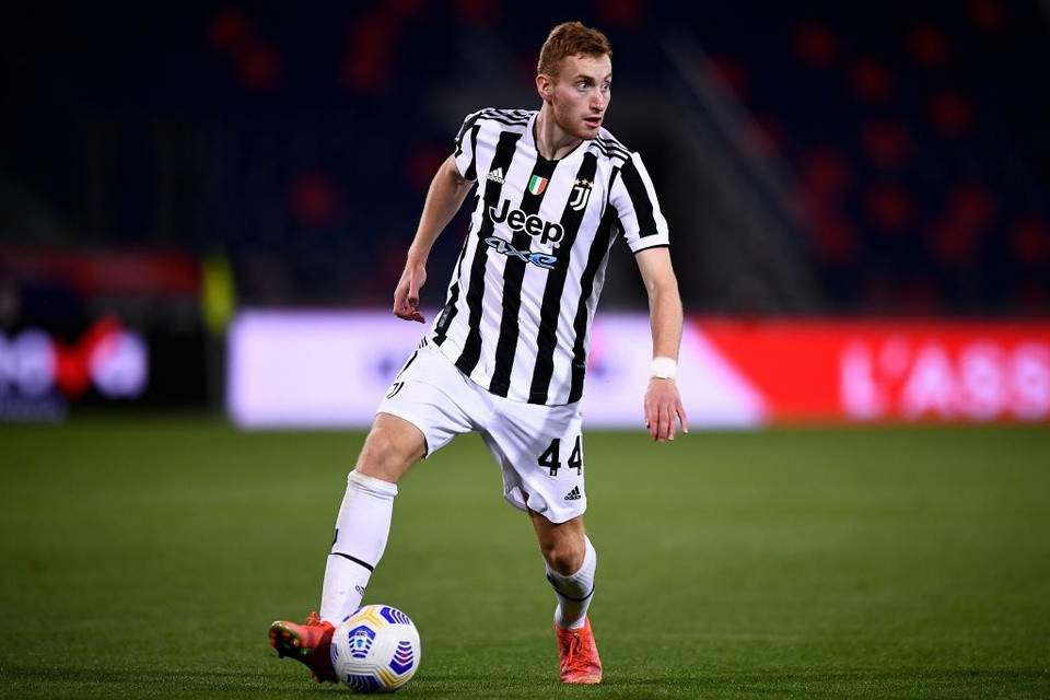 Dejan Kulusevski tỏa sáng ở ngay mùa giải đầu tiên khoác áo Juventus với 7 bàn, 3 kiến tạo sau 47 lần ra sân. Cầu thủ sinh năm 2000 được kỳ vọng giúp "Chiến binh Viking" vượt qua bảng đấu đầy khó khăn cùng các đội tuyển Serbia, Ba Lan và Tây Ban Nha.