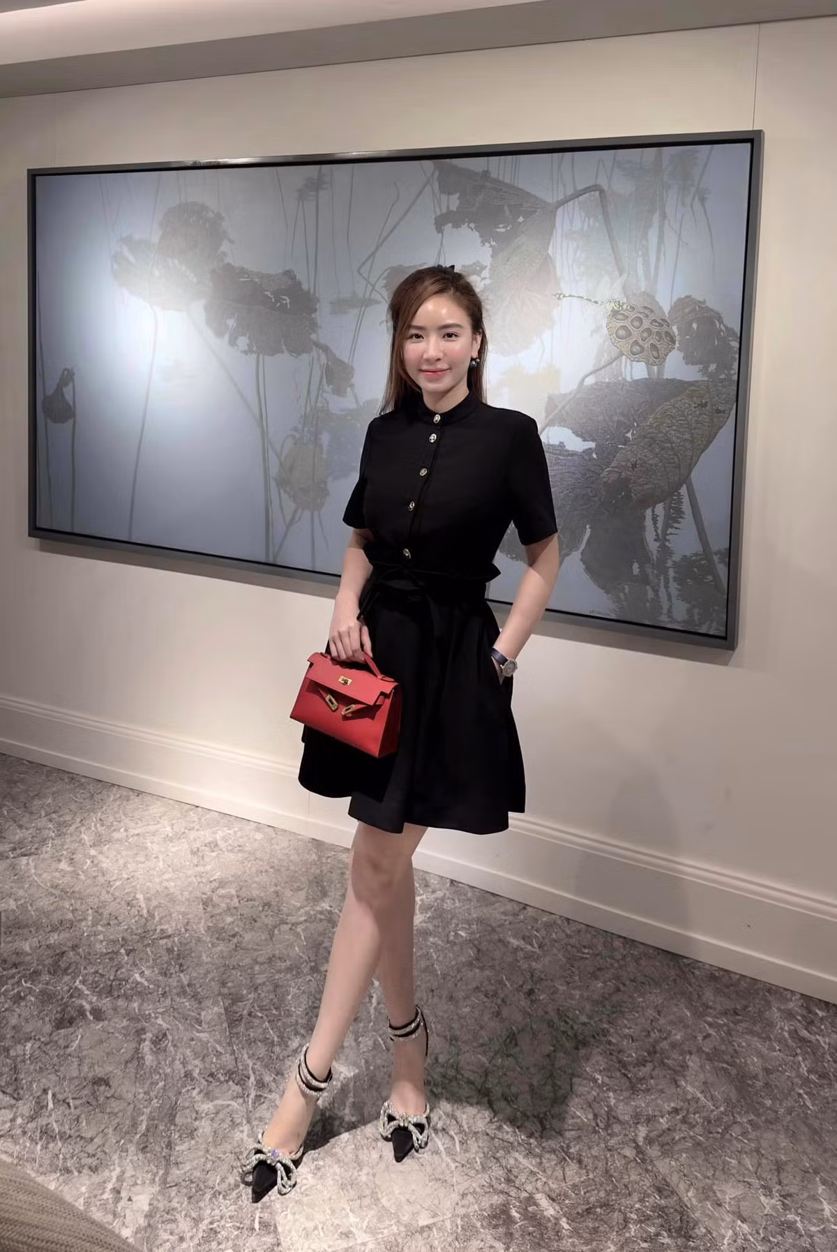 Dù không tham gia nghệ thuật nhưng Phương Bora vẫn có sức hút lớn trên mạng xã hội.