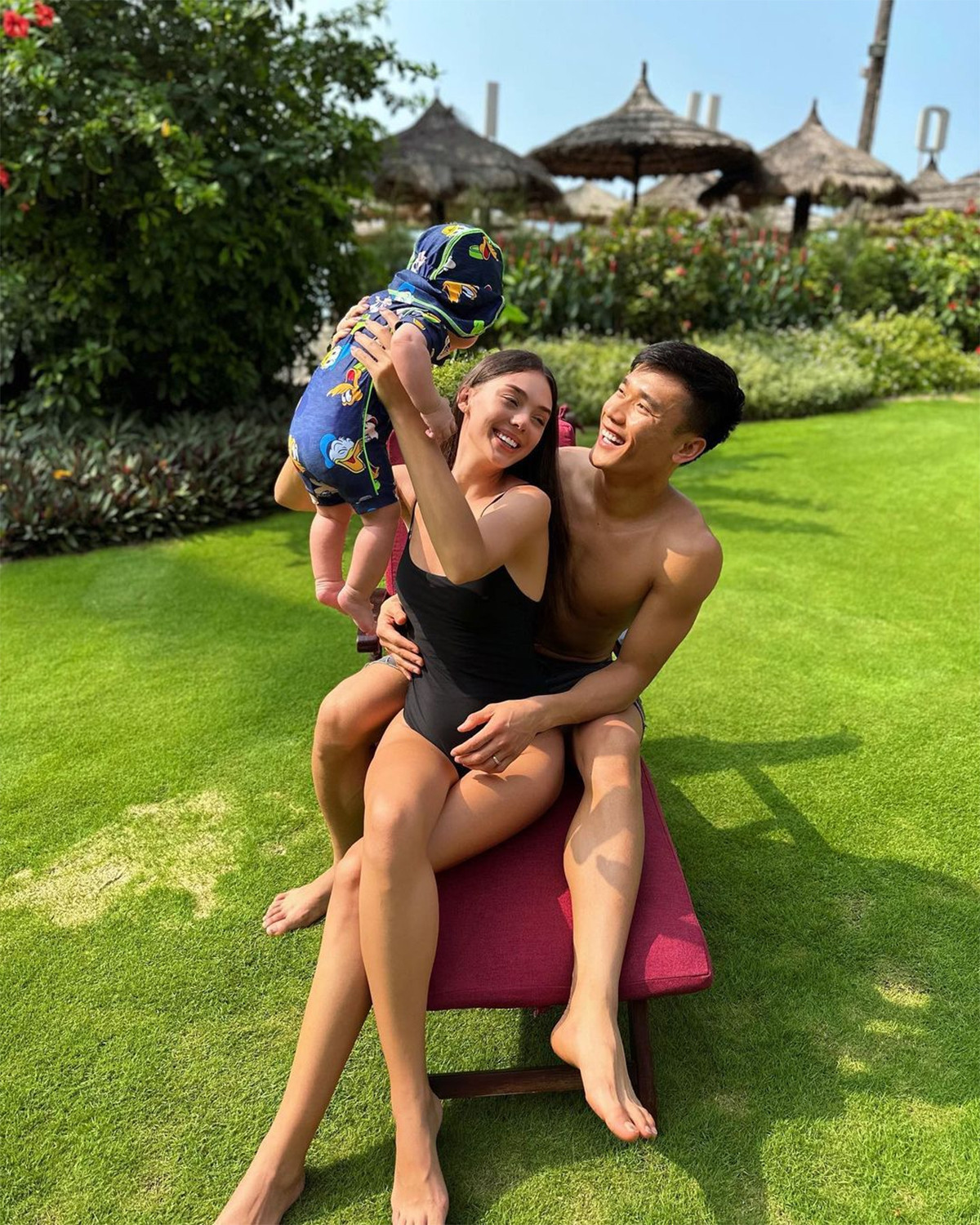 Dianka tốt nghiệp Đại học Quốc gia Kyiv, chuyên ngành Văn hóa và Nghệ thuật. Cô cũng có thời gian hoạt động trong đội bóng rổ hơn 7 năm và từng có ý định gắn bó lâu dài với thể thao.