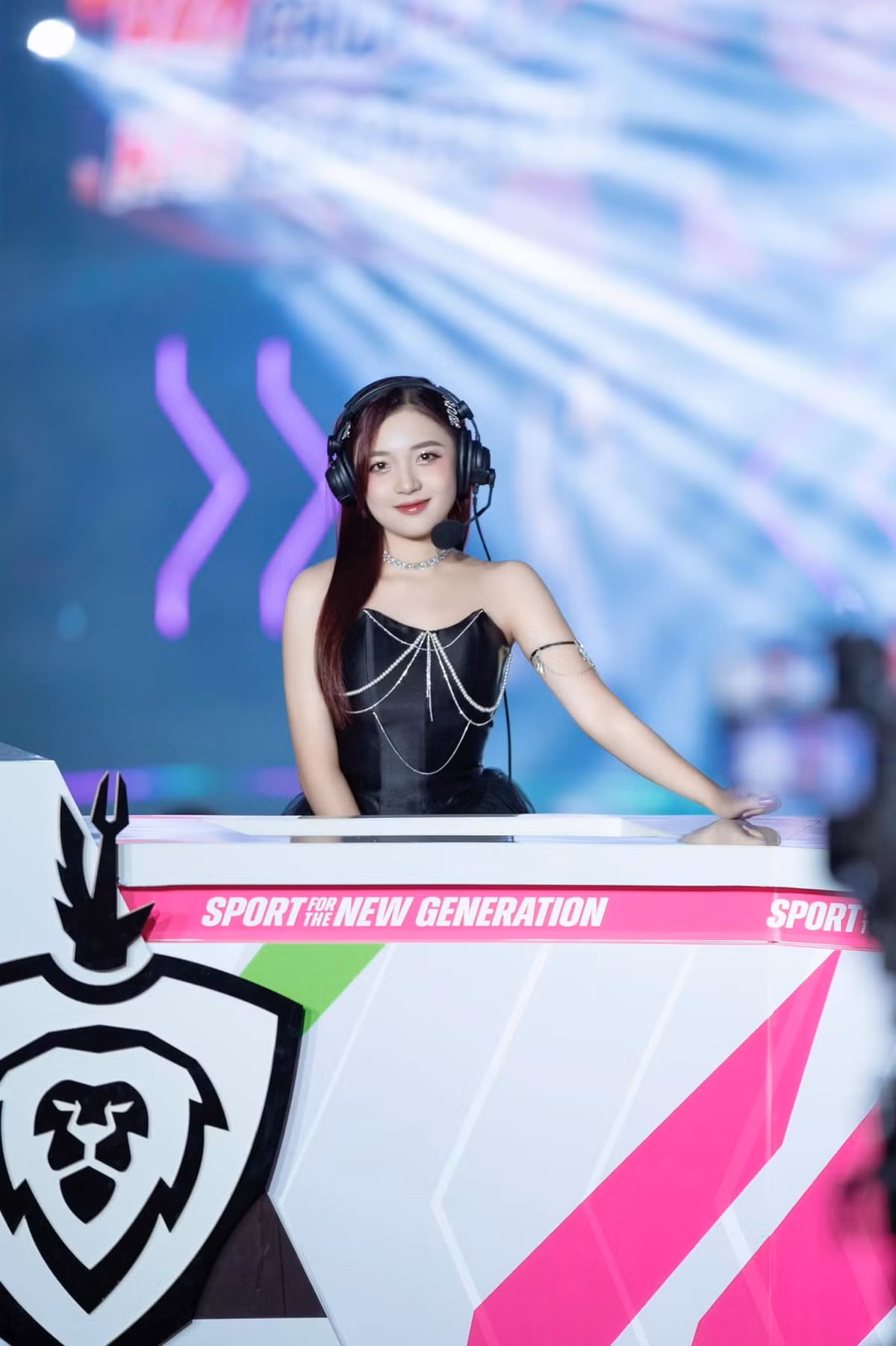 Chỉ cao 1m50, Phương Thảo thường được gắn với biệt danh "nấm lùn", "MC thấp nhất VTV" khiến cô gặp không ít trở ngại khi theo đuổi công việc dẫn chương trình, đòi hỏi về ngoại hình.