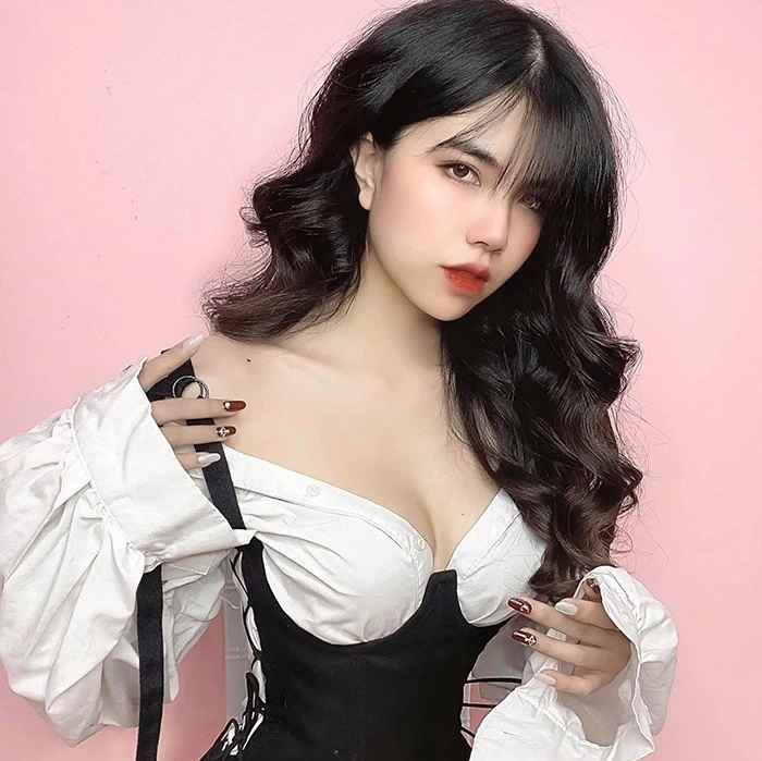 Vốn dự tính yêu nhau 3 năm rồi mới kết hôn, việc về chung một nhà thời điểm này lệch so với kế hoạch ban đầu là do xuất phát từ câu chuyện đặc biệt khiến nhiều người không khỏi xúc động.