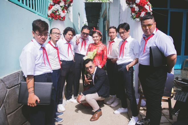 Hiện chưa rõ nhóm bê tráp chỉ muốn đùa vui rồi sau đó sẽ cất bánh lại chỗ cũ hay không nhưng đoạn clip vẫn đang nhận về nhiều ý kiến trái chiều của cư dân mạng.