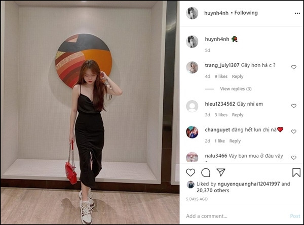 Hay như mới đây nhất, giữa nghi án rạn nứt lần thứ n, Quang Hải đã đập tan mọi đồn đại khi để lại comment khen Huỳnh Anh đang đi du lịch ở Sapa.