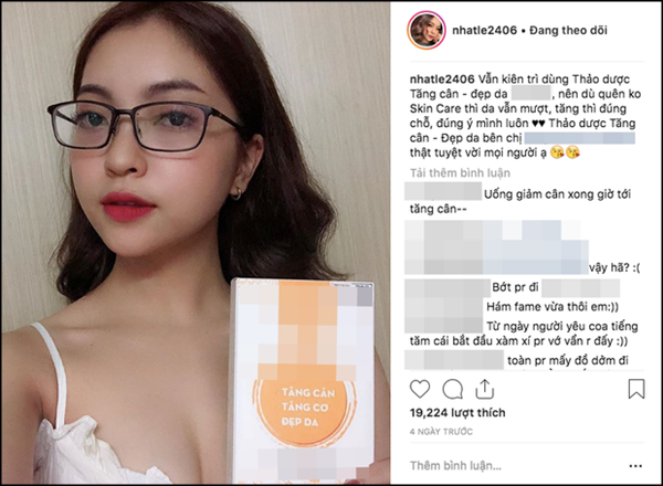 So với sự PR tràn lan như trước đây, Nhật Lê đã giảm hẳn dù vẫn không có tâm khi khuyên mọi người dùng son dưỡng còn mình lại đăng ảnh môi khô nứt nẻ, giới thiệu cả serum có khả năng... nâng mũi.