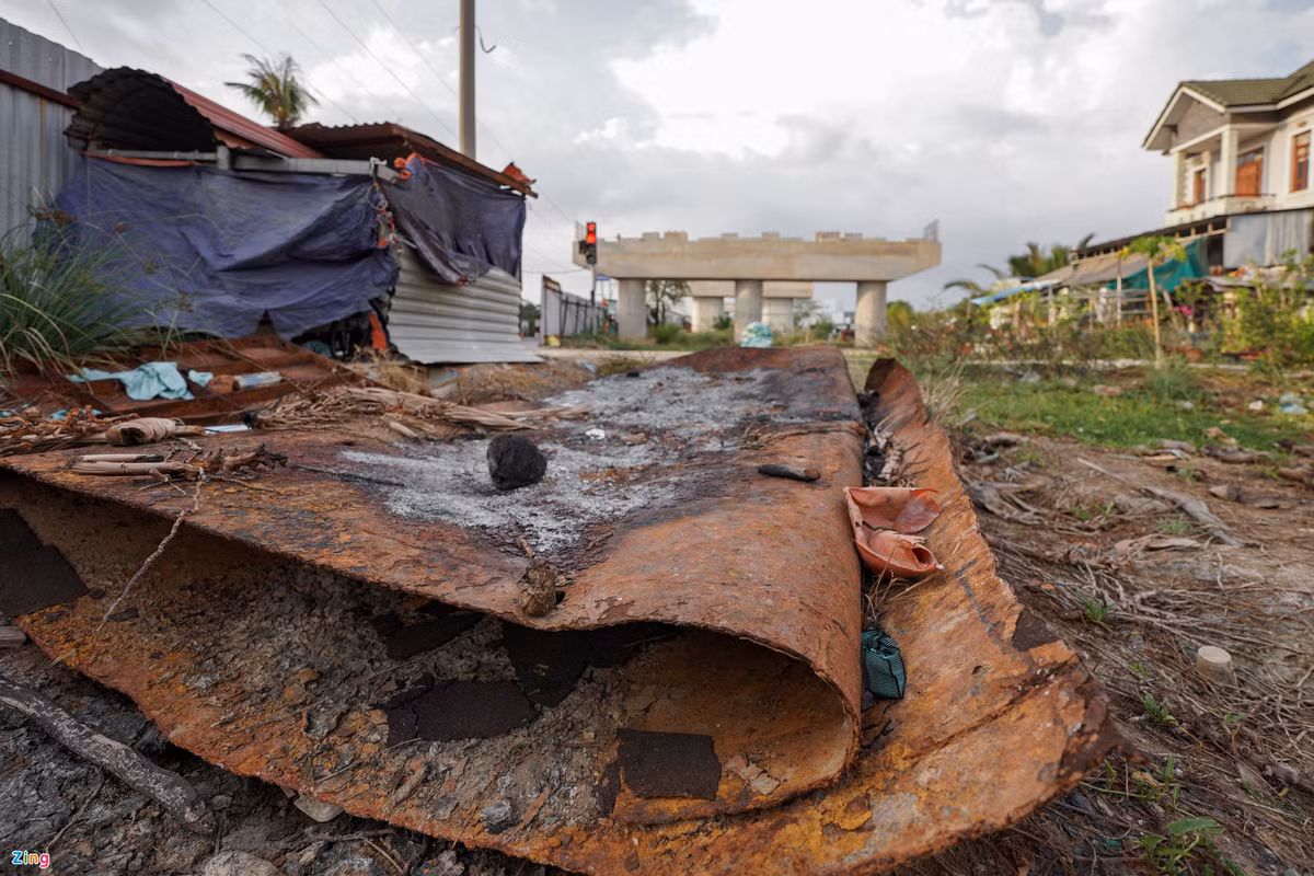 Đến cuối năm 2020, tất cả vật tư xây dựng, máy móc và trang thiết bị xây dựng cầu đã được đưa đi hết. Chỉ còn lại vài thứ gần như không thể tái sử dụng.