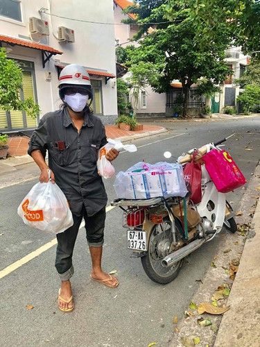 Và cho những ai thắc mắc anh chàng làm nghề gì, đó chính là thiết kế nội thất. Còn câu nói trên chỉ là đùa vui đến từ anh Lâm Ống Húc.