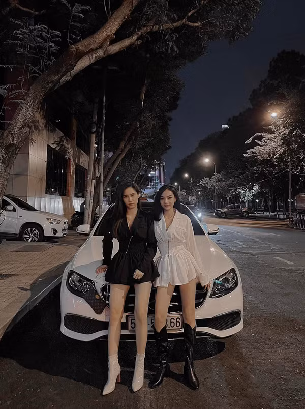 Đến thời điểm hiện tại, cặp đôi đồng tính Jin - Xíu vẫn đang có cuộc sống hạnh phúc bên nhau.