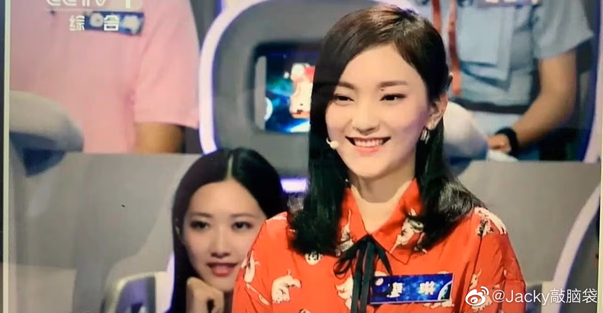 Trong quá trình học tập, Liao Lin đạt được không ít giải thưởng và học bổng. Sau khi có bằng tiến sĩ, cô trở thành giảng viên khoa Kinh doanh của trường Đại học Wuzi Bắc Kinh, chịu trách nhiệm giảng dạy các khóa học marketing.