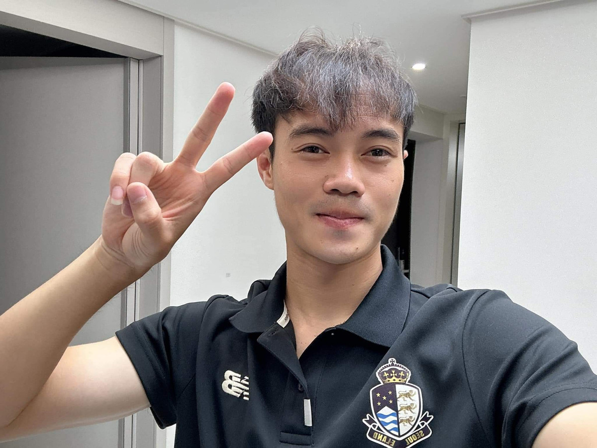 Nhiều lần Văn Toàn chia sẻ vẫn đang còn “ế” lên trang cá nhân, thậm chí em gái của chàng tiền đạo sinh năm 1996 còn phải lên mạng “tuyển chị dâu”.